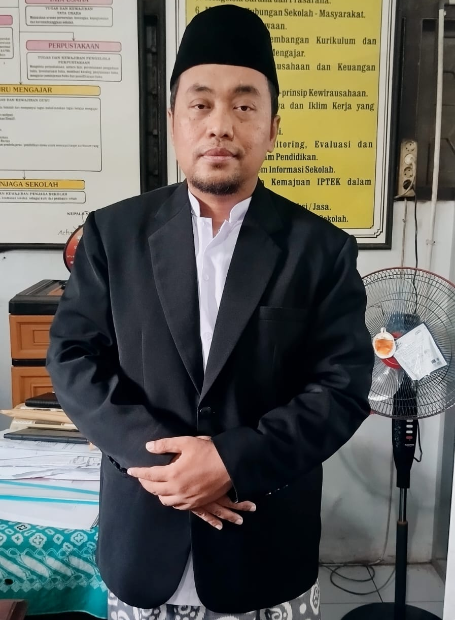 Kepala MTs Walisongo Pecangaan