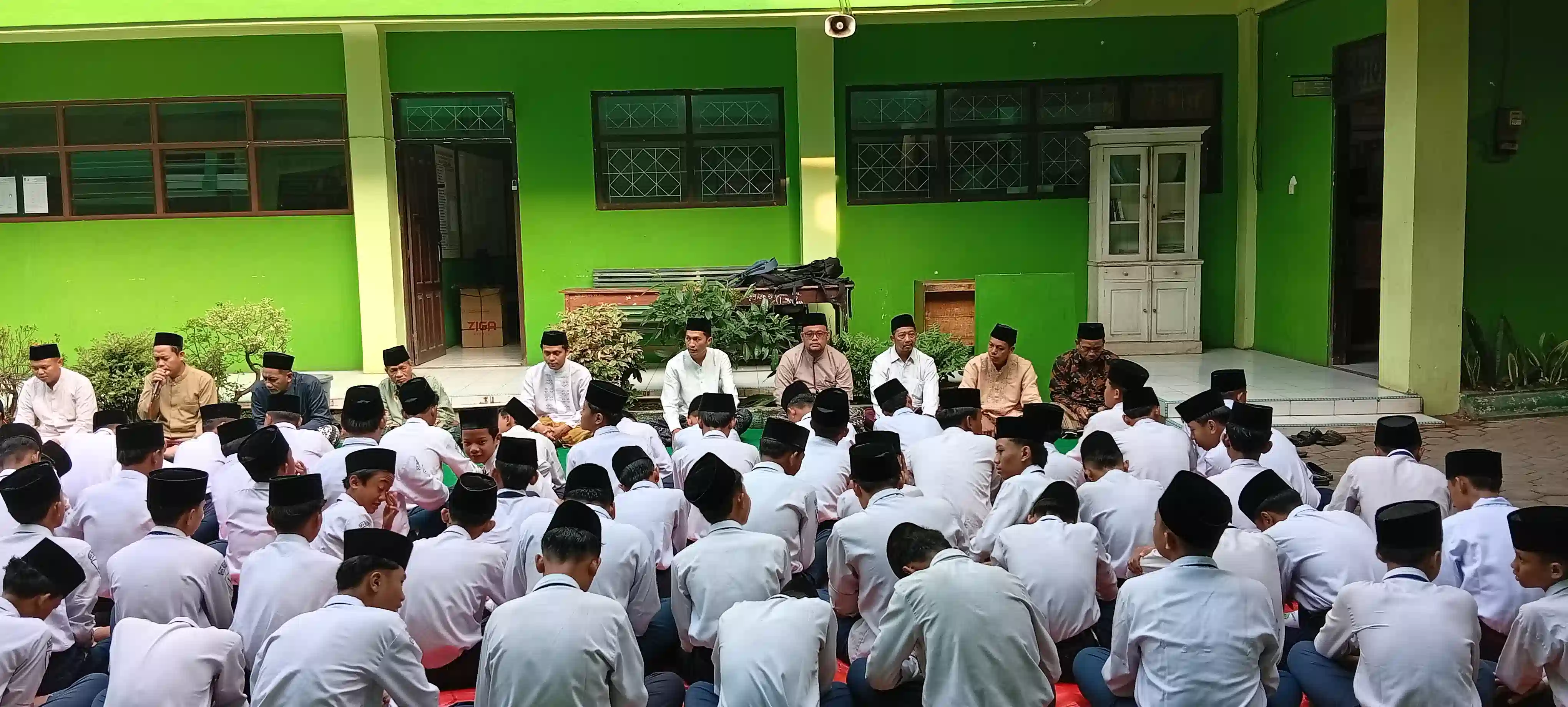 Gema Takbir Berganti Silaturahmi: MTs Walisongo Gelar Halalbihalal dan Doa Bersama Pasca Libur Idul Fitri 1447 H