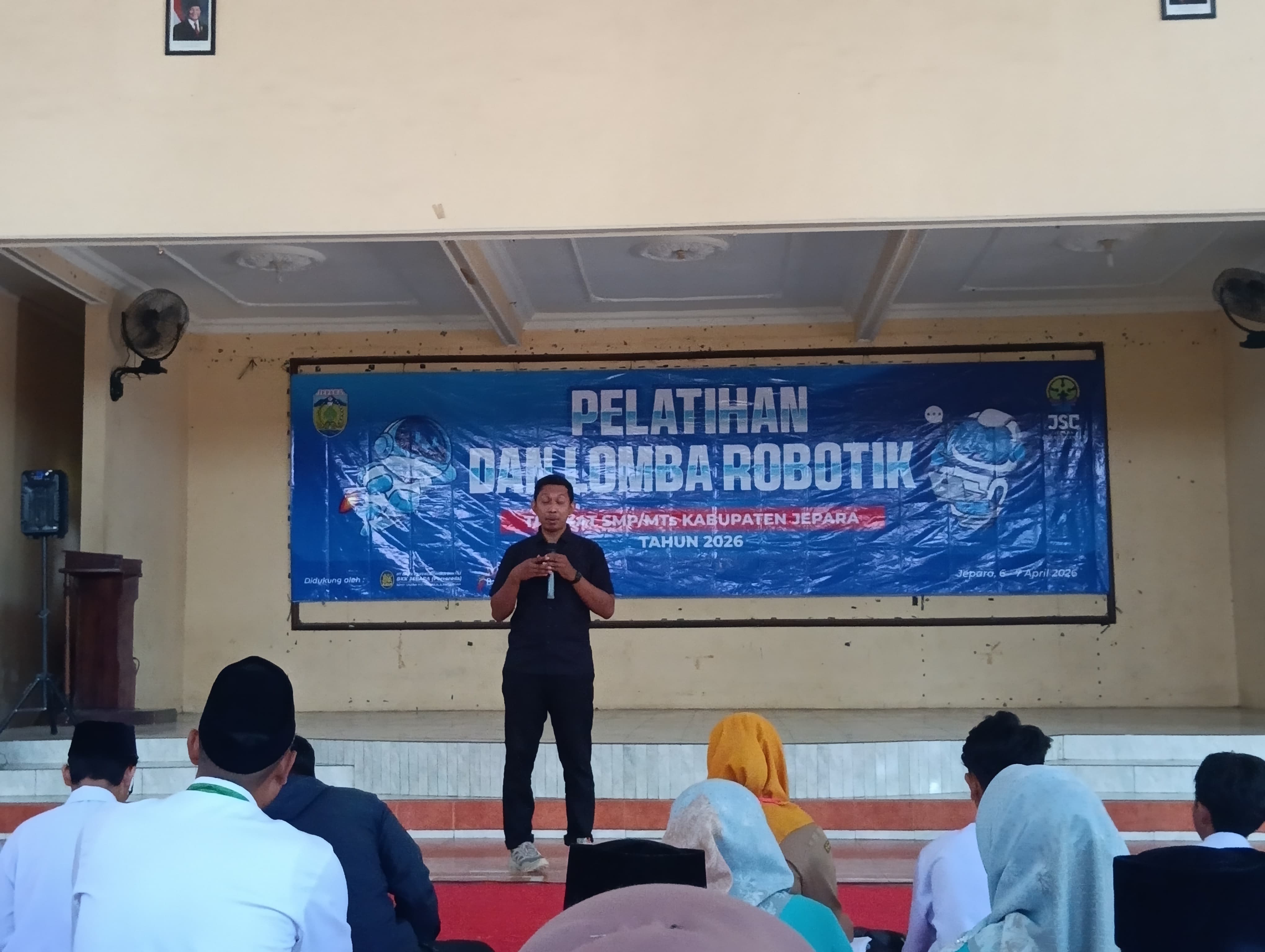 Tim MTs Walisongo Pecangaan mengikuti pelatihan dan Ajang Lomba Robotik Jepara 2026