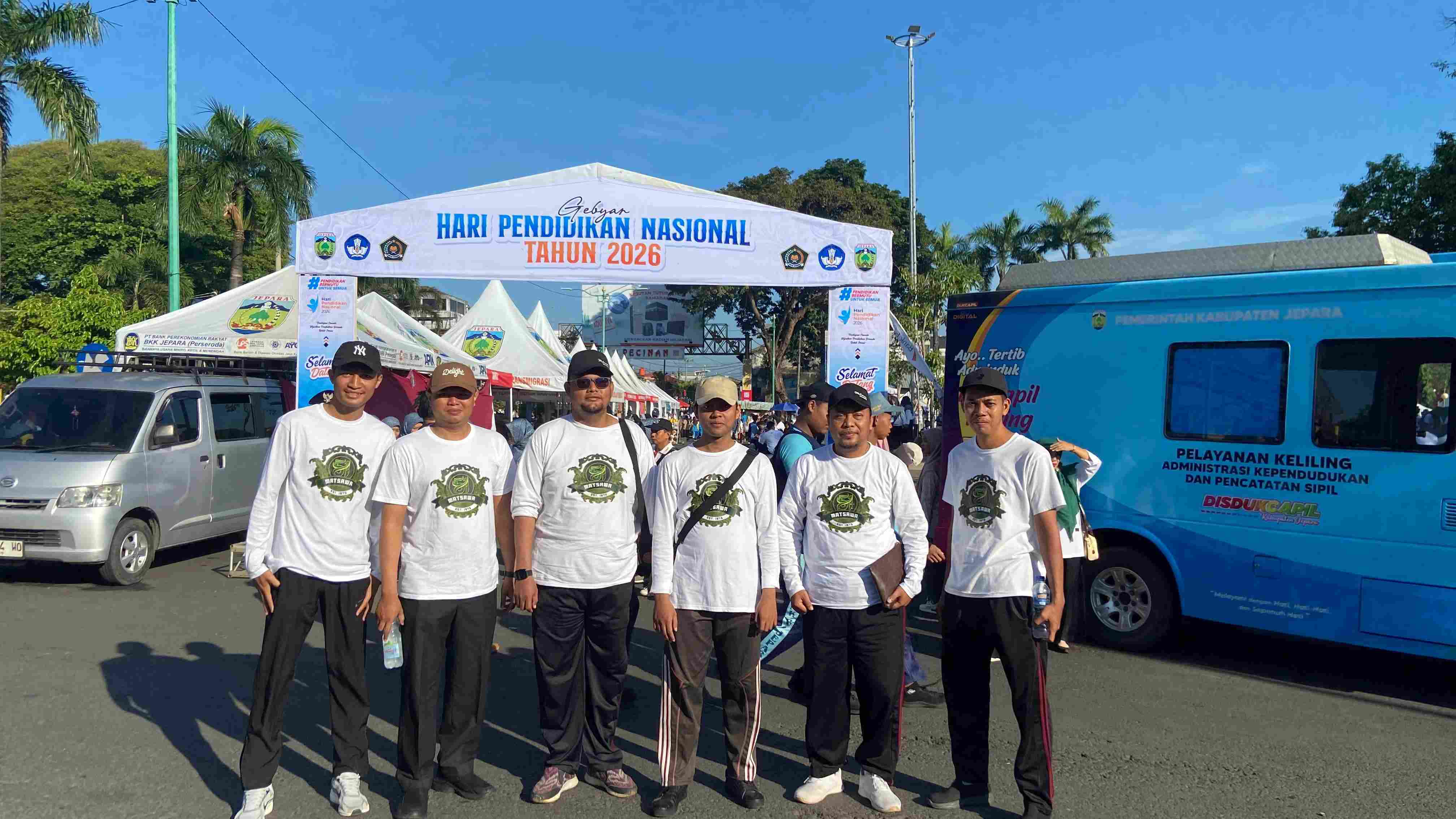 Guru MTs Walisongo Hadiri Hari Pencanangan Hardiknas 2026 di Alun-alun 1 Jepara